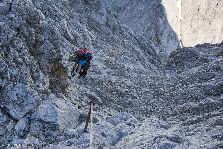zejście z Innere Höllentalspitze Jubiläumsgrat Grań Jubileuszowa na Zugspitze Alpy Bawarskie