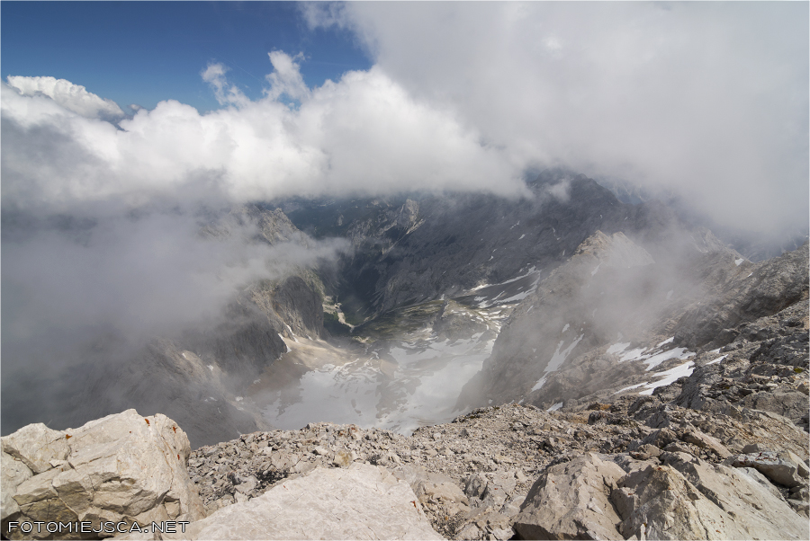 widok z Zugspitze na Dolinę Höllental Jubiläumsgrat Grań Jubileuszowa Alpy Bawarskie