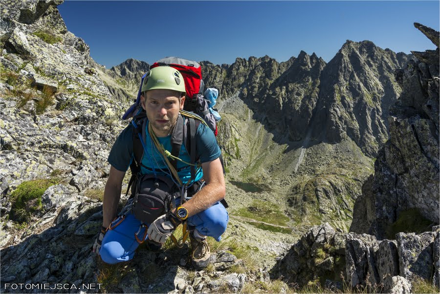 Soliskowa Przełęcz w dali Grań Baszt i Szatan Grań Soliska Dolina Młynicka Tatry Wysokie