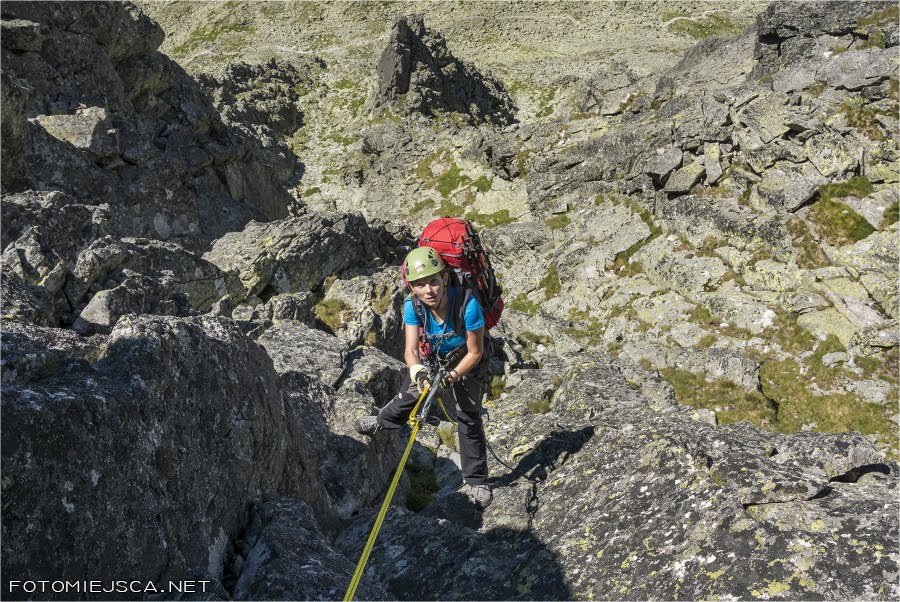 Zjazd ze Skrajnej Soliskowej Turnii Grań Soliska Tatry Wysokie